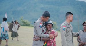 Satgas Operasi Damai Cartenz-2026 Tinggalkan Kenangan Kekeluargaan di Kiwirok setelah 8 Bulan Berdinas