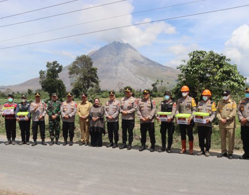 Gunung Sinabung Berstatus Siaga, 176 Personel Polri Dikerahkan untuk Layani dan Lindungi Masyarakat