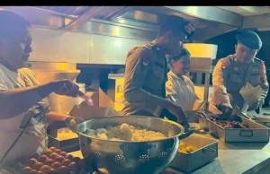 Dapur Lapangan Polri Sajikan Makanan Hangat untuk Korban Gempa Ngada