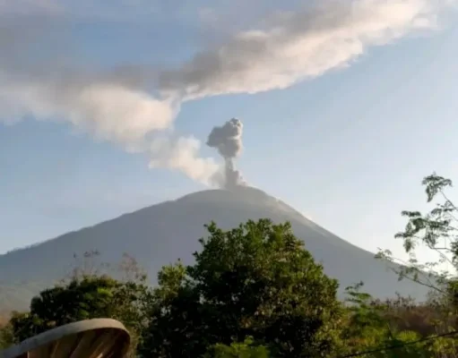 Gunung Ili Lewotolok di NTT Kembali Erupsi, Polisi Tingkatkan Kesiapsiagaan