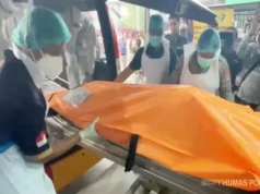 Tim DVI Polda Kalsel Identifikasi Jenazah Korban ke-10 Kapal Virgo Transport 8