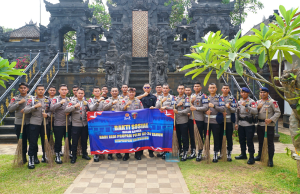 HUT Ke-24 Propam Polri, Bidpropam Korbrimob Gelar Bakti Sosial, Bersihkan Rumah Ibadah dan Bagikan Makanan kepada Masyarakat