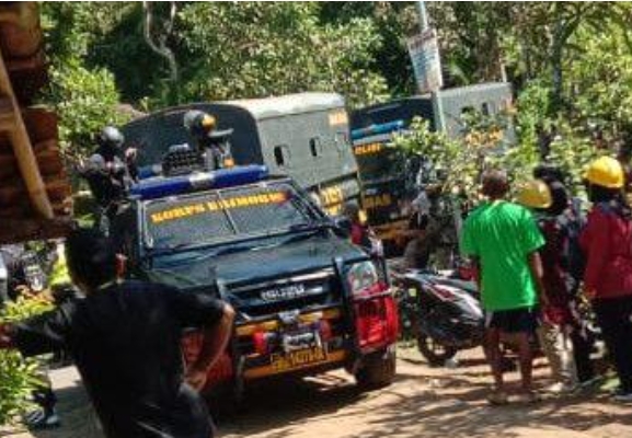 26f05ee6e61ee893de8b72942c81183a16f53c97ee12cb887ebbe277a528cfc6.0