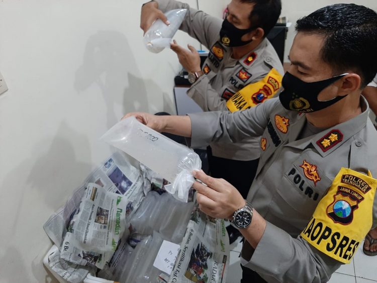 2eba13f1-1aba-43dd-9a37-9626f9f53ac6-750x563