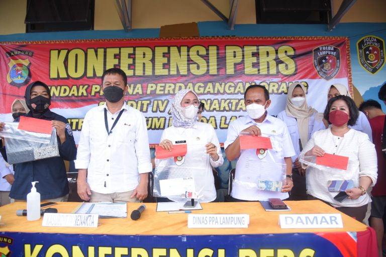 3c34358c1291c866aefc2b5873468a3bd714a40075b37b2c38ccdb148f889bbe.0