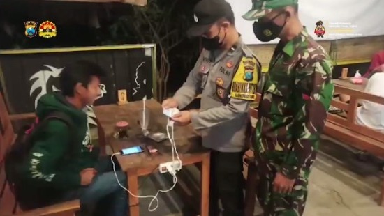 56c94579-f748-46d5-b031-64ef709f0d37