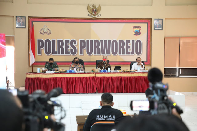 5c6319e1089ef7b6d9901bbc2457dbdb39a2e1c9994900b2b1c1b7f2b0913aa8.0