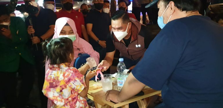 Kapolda Metro Jaya Tinjau Langsung Vaksinasi Di Sentra Kuliner Kemang