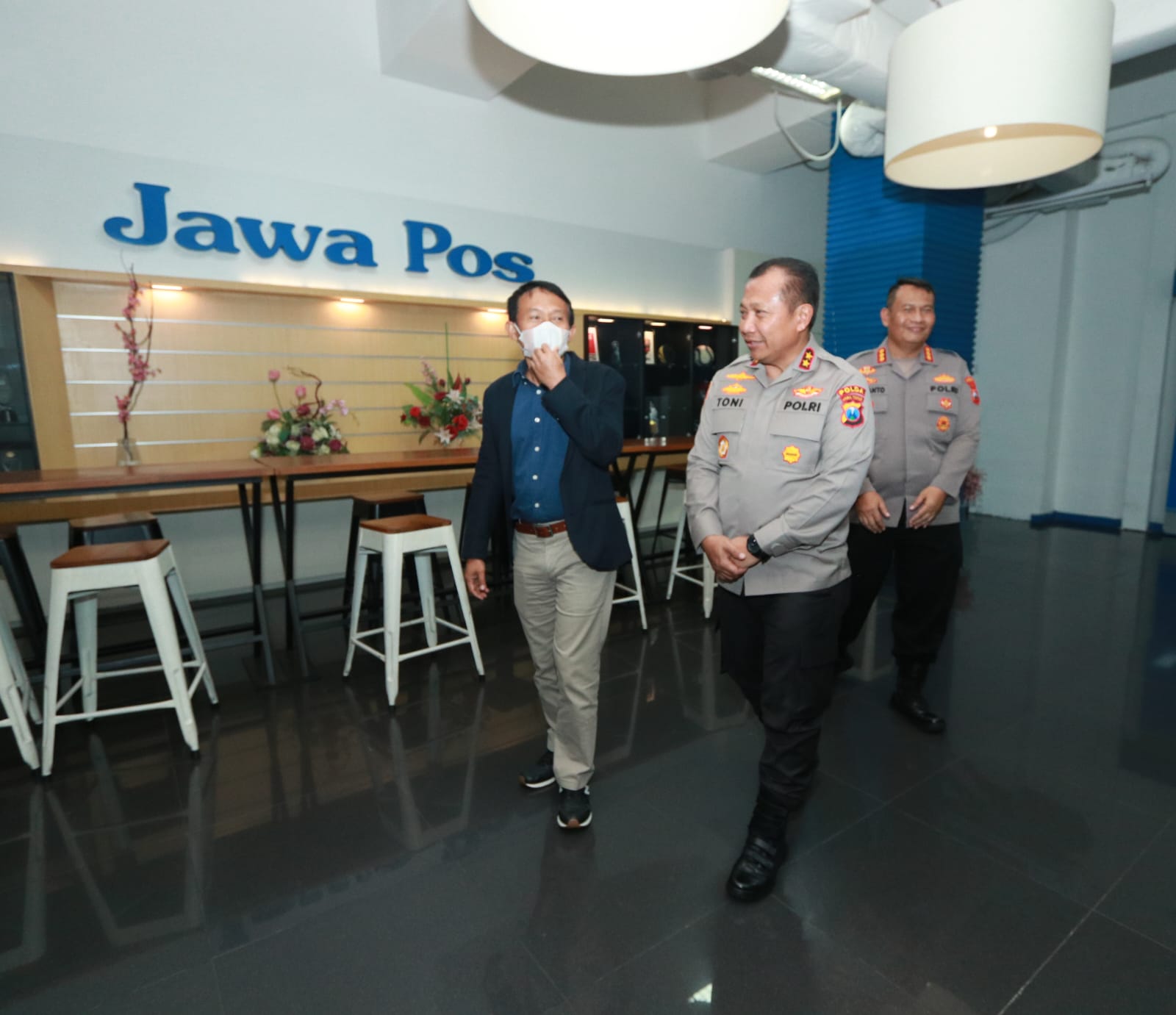 Silaturahmi ke Kantor Jawa Pos, Kapolda Jatim Ungkap Pentingnya Kolaborasi Polri Bersama Media