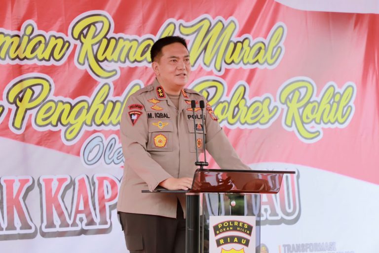 Kunjungan Kerja ke Rohil, Irjen Moh Iqbal Resmikan Rumah Mural dan Rumah Penghubung Polres Rohil