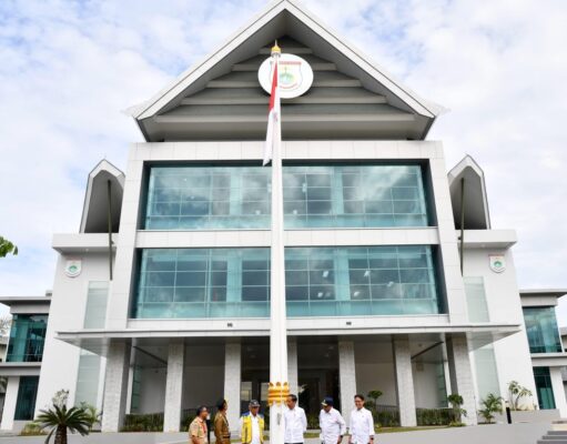 Awali Hari Kedua di Sulawesi Barat, Presiden Jokowi Tinjau Kantor Gubernur