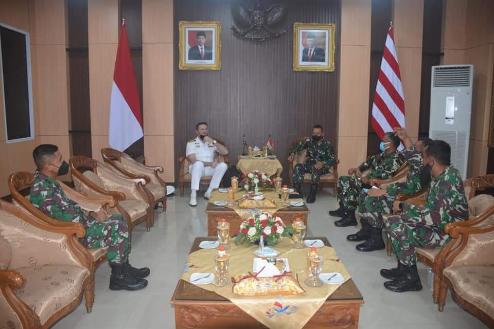 Kaskoarmada II Terima Courtesy Call Atase Laut Australia di Koarmada II
