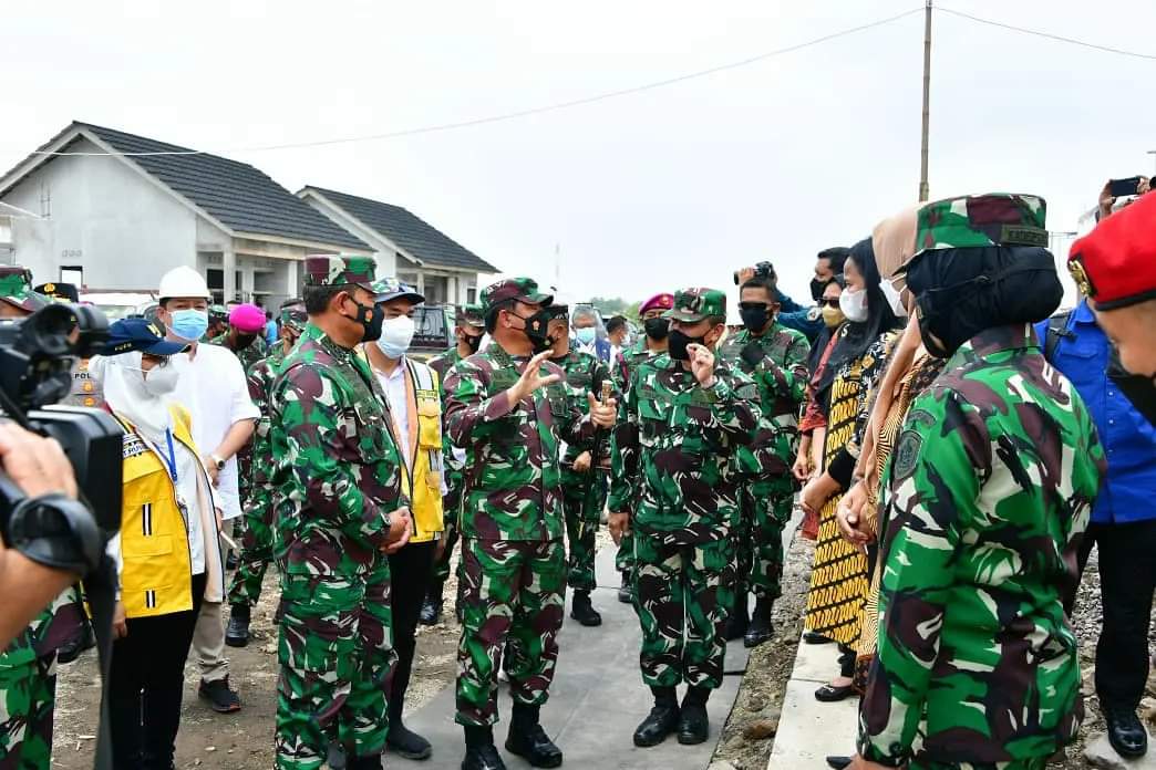 Panglima TNI Pastikan 53 Unit Rumah Khusus Pahlawan Nanggala-402 Rampung Pada Desember 2021