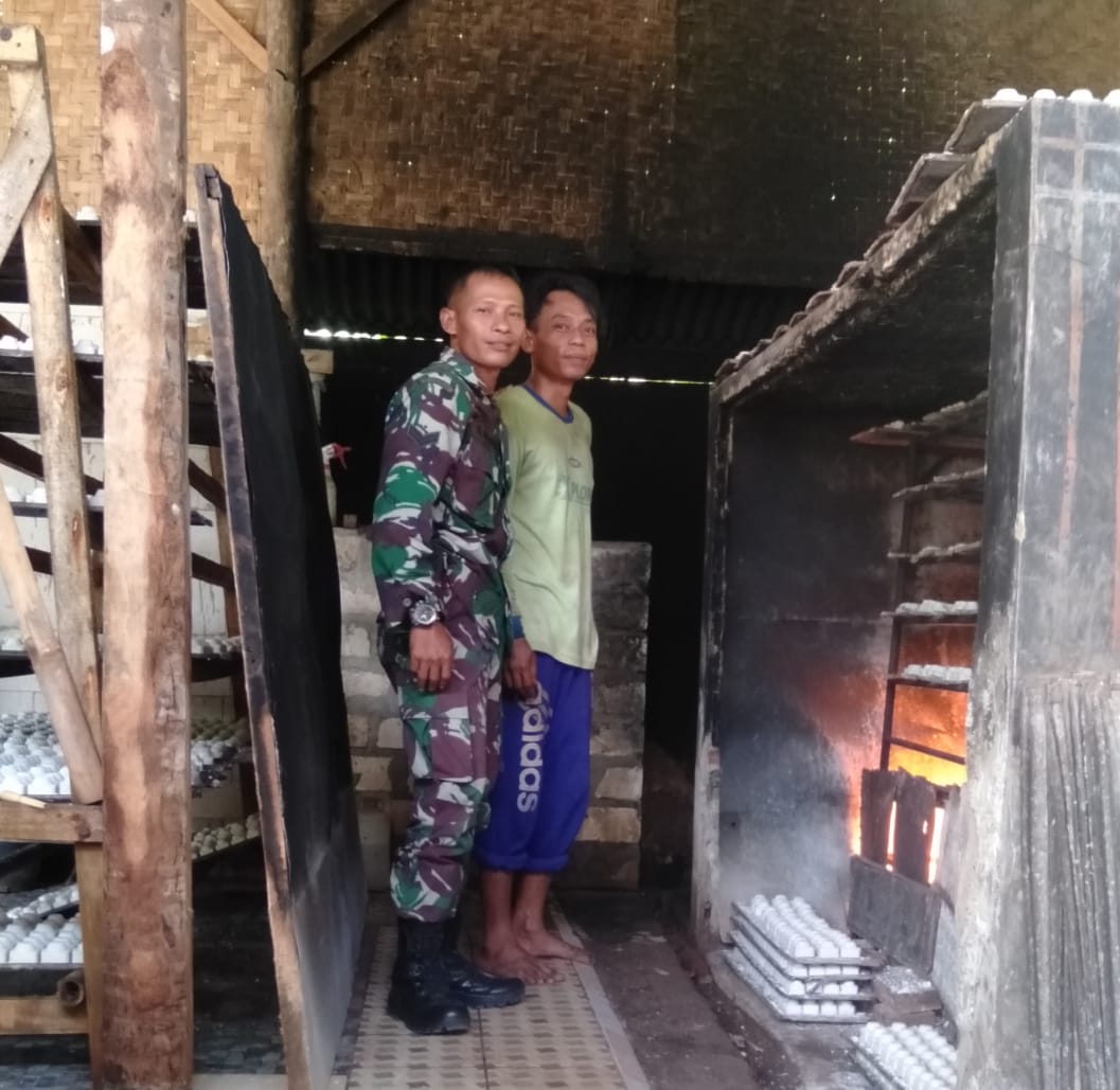 Babinsa Memotivasi Pengusaha Garam Beryodium