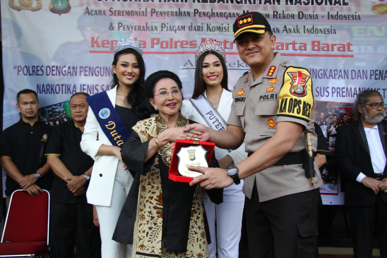 Ungkap Berbagai Kasus, Polres Jakbar “Dihujani” Penghargaan