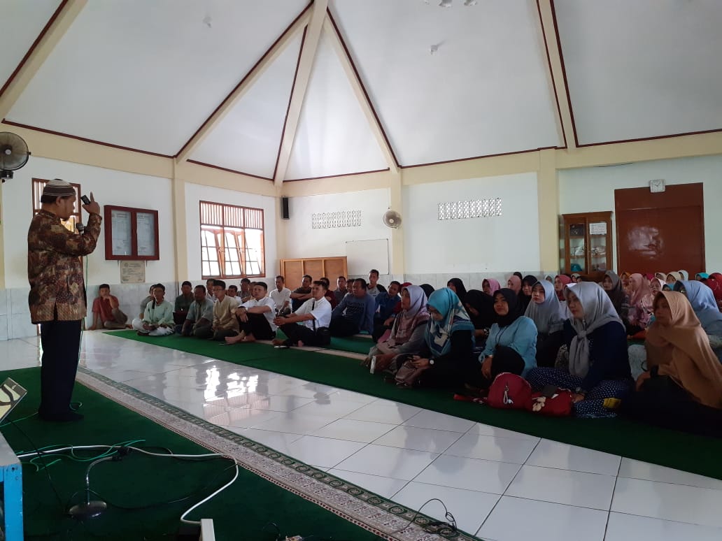 Workshop Parenting Islami di SMP Muhammadiyah 1: Anakmu Bukan Milikmu