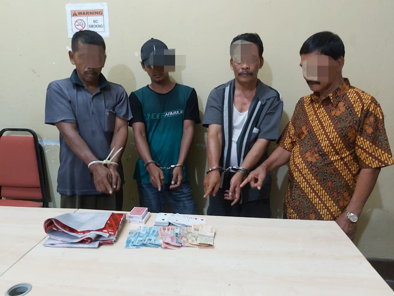 Polsek Kampar Ciduk 4 Pelaku Judi, Salah Satunya Oknum Kepala Desa