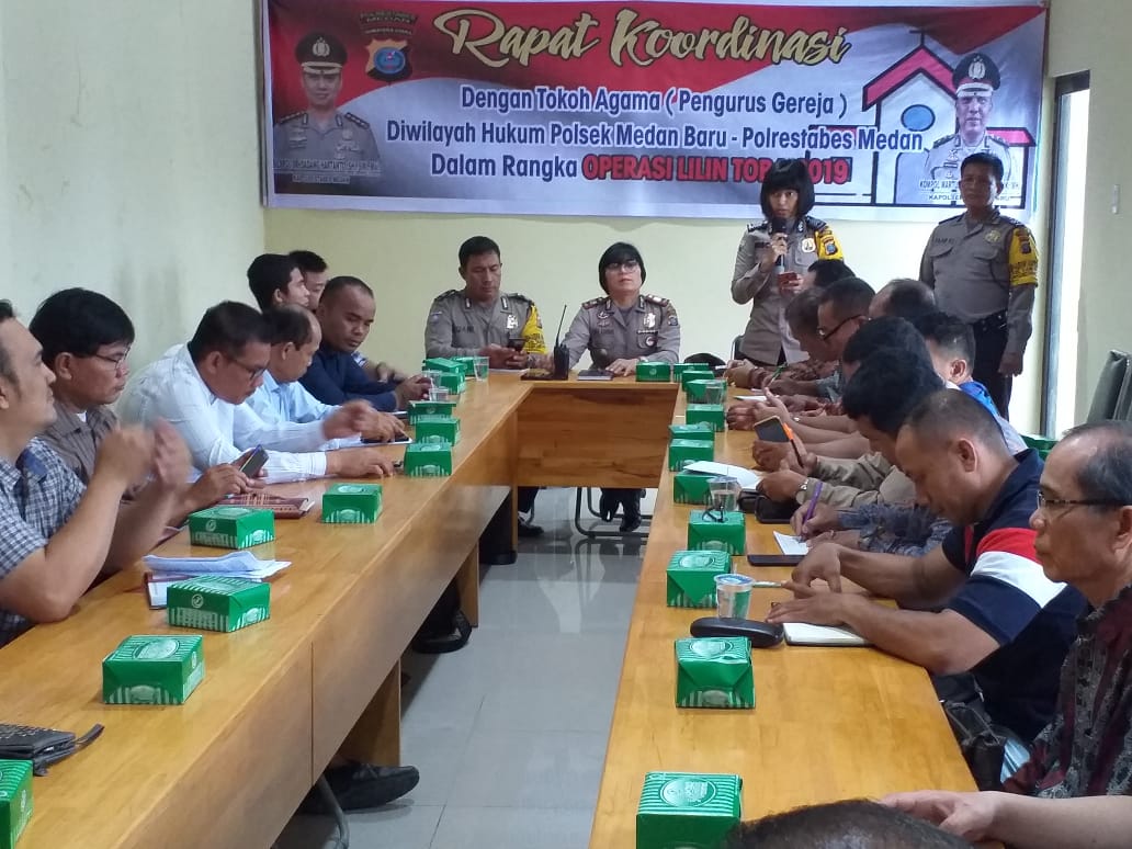 Jelang Perayaan Hari Natal 2019 dan Tahun Baru 2020 Polsek Medan Baru Gelar Rapat Koordinasi Bersama Tokoh Agama/Pengurus Gereja