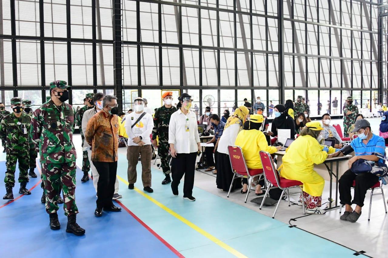 Kasau Tinjau Sentra Vaksinasi Mahasiswa Indonesia Tahap III di Universitas Indonesia