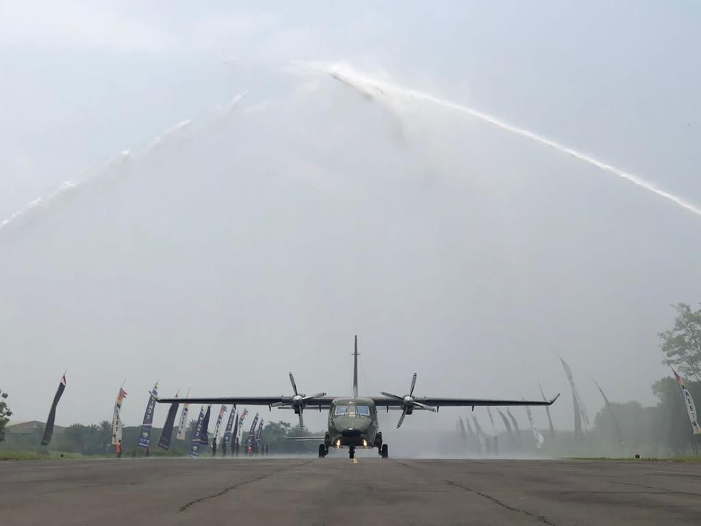 Skadron Udara 4 Terima Pesawat NC212i-400 Troop Transport buatan PTDI