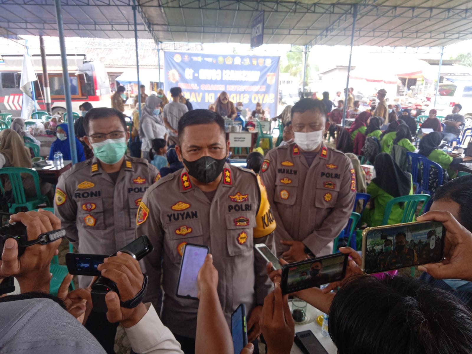 Polres Muaro Jambi Gencar Vaksinasi Massal Sasaran Pengunjung Pasar Sengeti