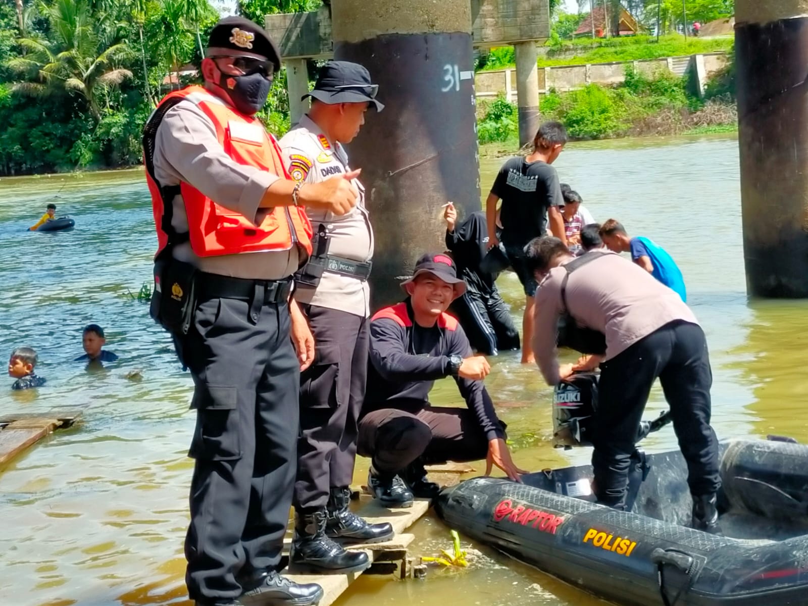 Sat Samapta Polres Kampar Lakukan Pengamanan Balimau Kasai dan Sampaikan Imbauan Prokes