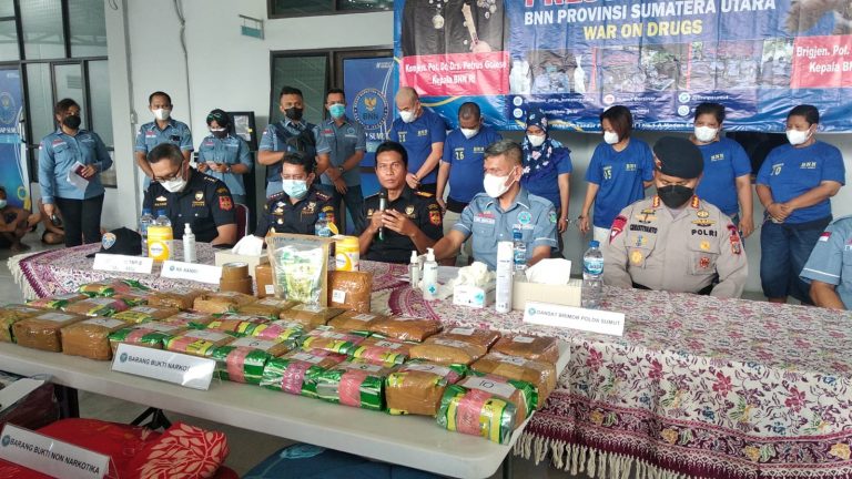 Modus Pengiriman Cargo, 32 Kg Sabu dan 4 Orang Sindikat Pengedar Narkoba Diamankan