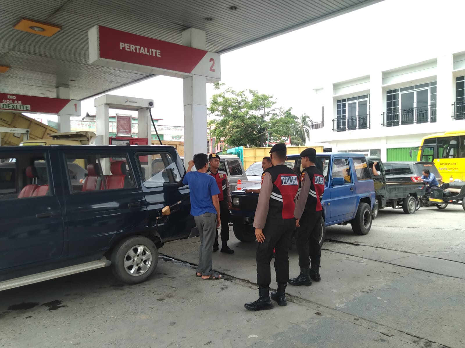Antisipasi Dampak Kenaikan BBM, Sat Samapta Res Kampar Patroli Ke SPBU