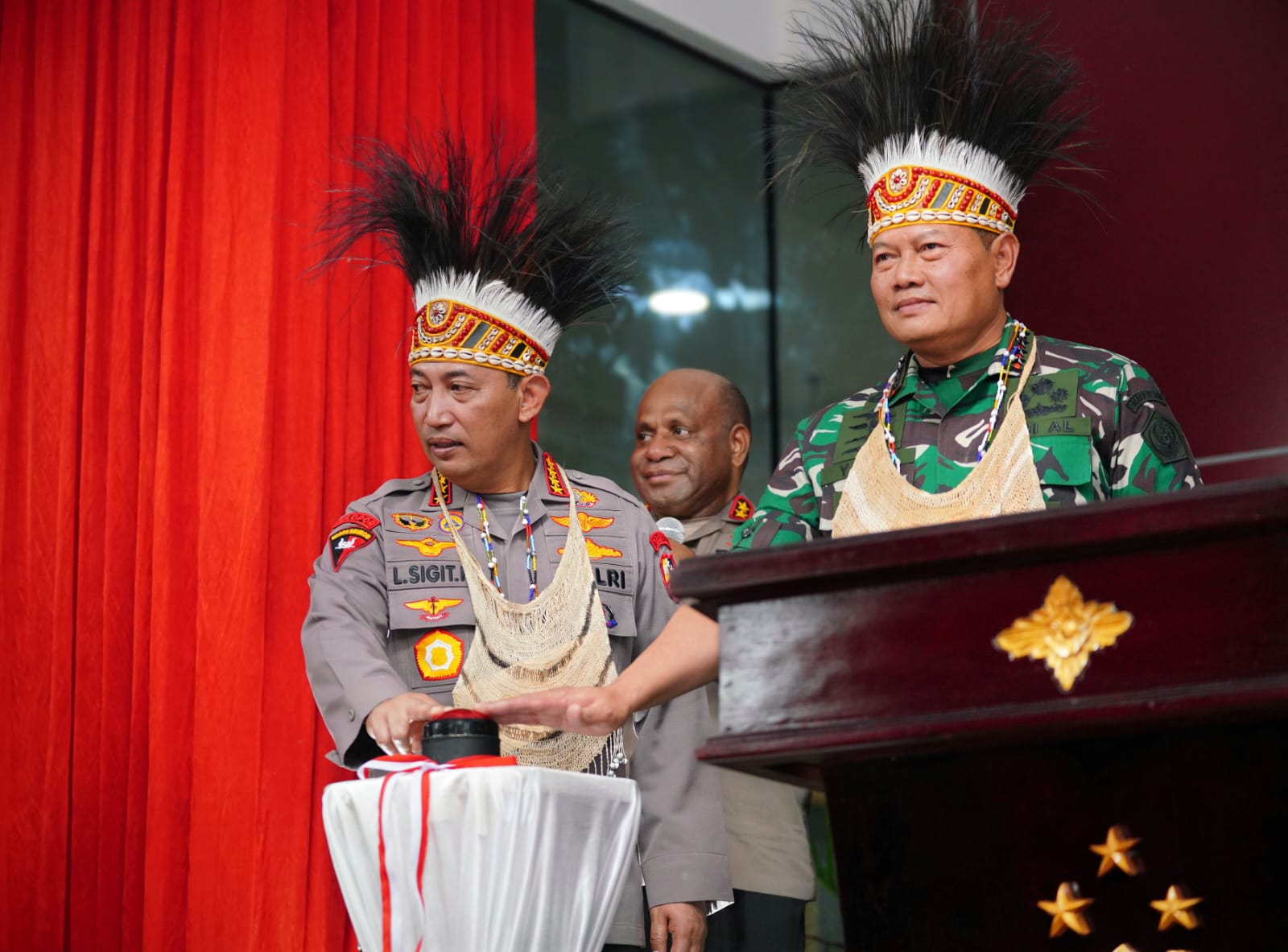 Panglima TNI dan Kepala Staf Resmikan Polda Papua Baru, Kapolri: Wujud Sinergitas Makin Kokoh