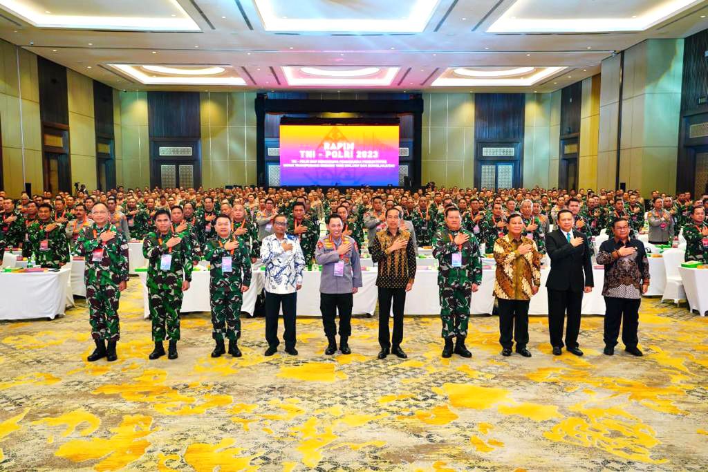 Berikan Pembekalan Umum Rapim TNI-Polri, Ketua MPR RI Bamsoet Ingatkan Kesiapan TNI-Polri Hadapi Tantangan Dunia Digital