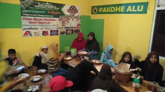 Jalin Silaturohmi Dengan Masyarakat, Media Online WA Group Maspolin Jatim Gelar Buka Bersama Dan Santunan Anak Yatim