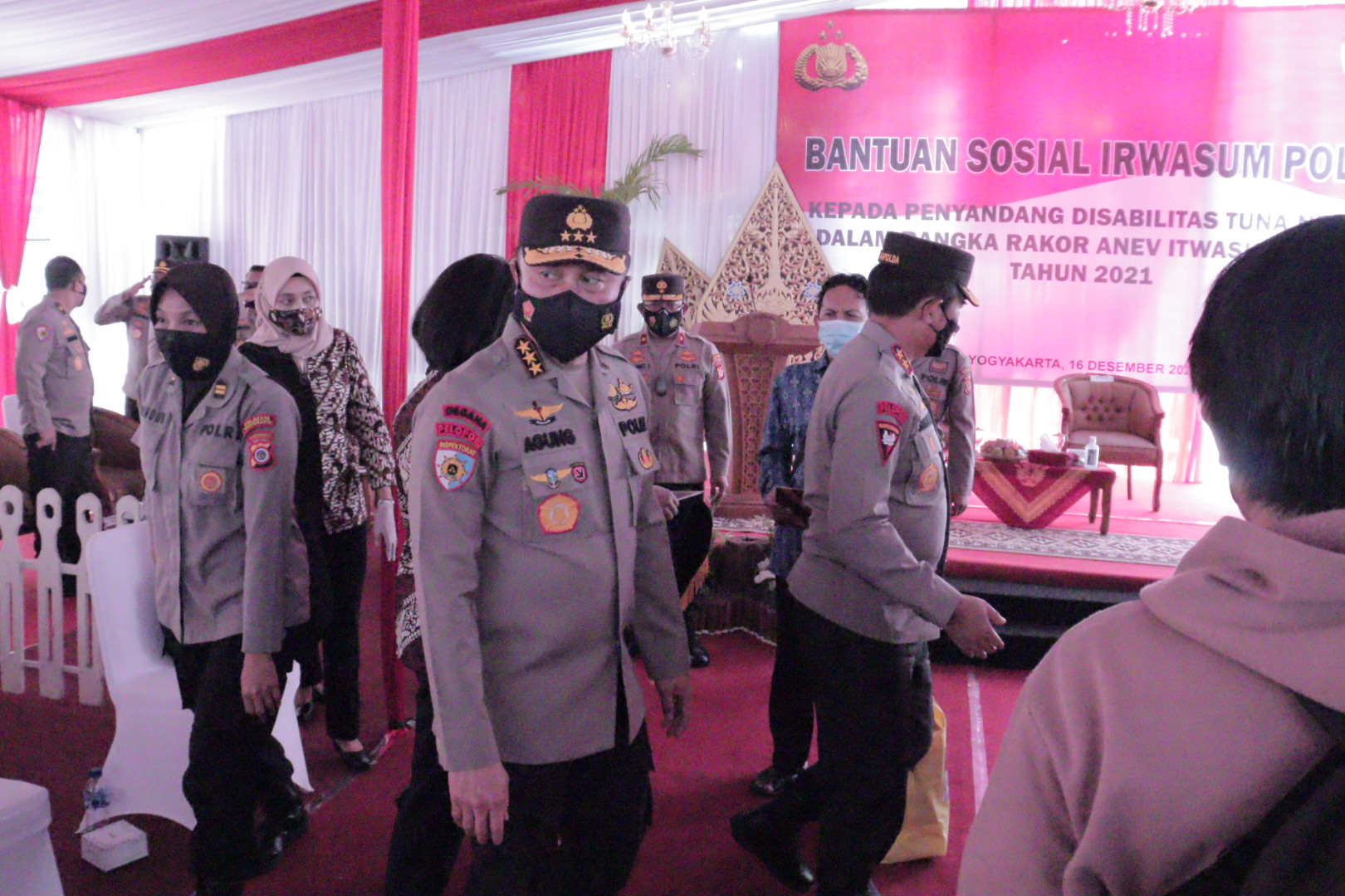 MENGAWALI RAKOR DI DIY, IRWASUM POLRI GELAR BAKTI SOSIALKE WARGA DIFABEL