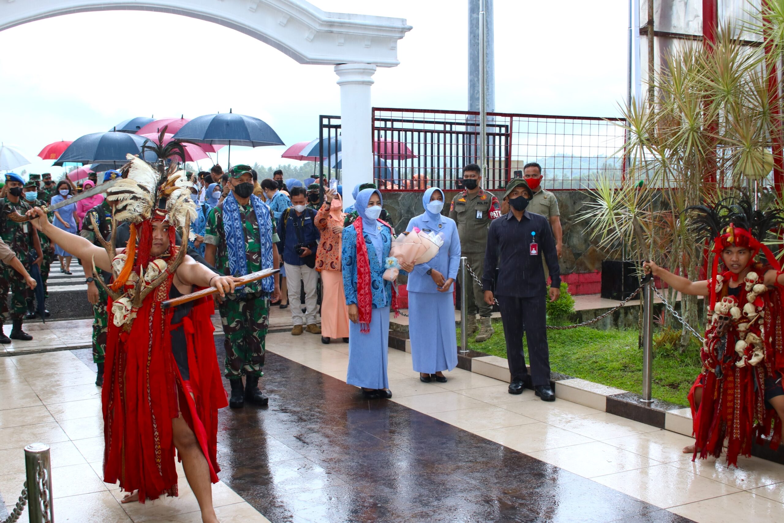 Forkopimda Sulut Sambut Kasau di VIP Room Pemda Bandara Sam Ratulangi.