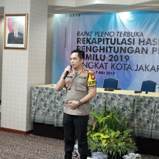 Kapolres dapat Apresiasi Ketua KPU Jakarta Selatan, Rapat Pleno Penghitungan Suara Kondusif