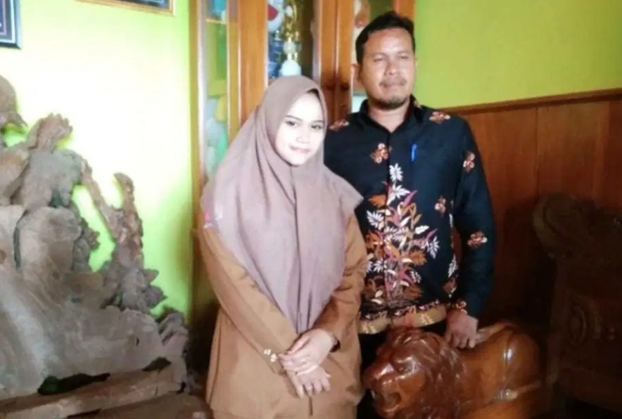 Perangkat Desa Termuda, Ayu Dita Siap Mengabdi Dan Melayani Masyarakat Desa Tulungrejo