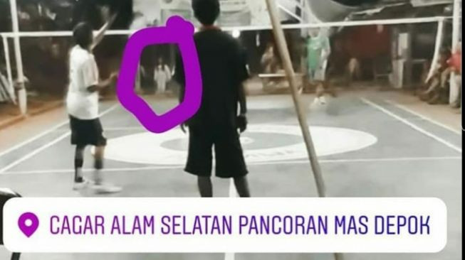 Penampakan Kuntilanak Terekam Lagi Asik Nonton Turnamen Bulutangkis