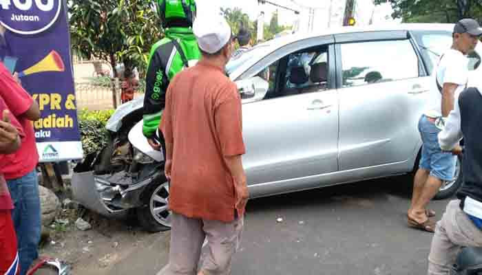 Pengendara Ojol Tewas Seketika Ditabarak Avanza