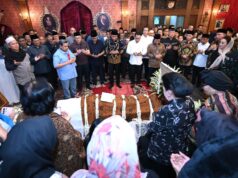 Presiden Jokowi Takziah ke Rumah Duka Almarhumah Mooryati Soedibyo