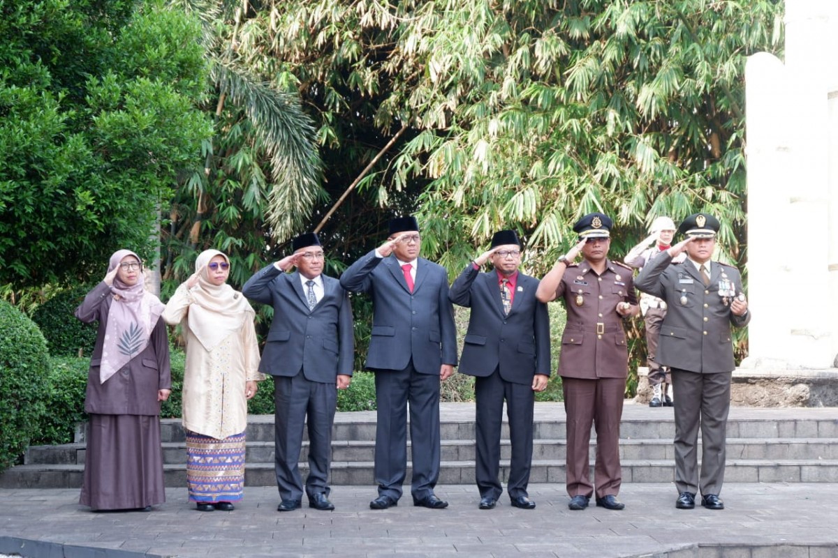 Upacara-Peringatan-Hari-Pahlawan-Tingkat-Kota-Depok-Tahun-2019f-1200x800