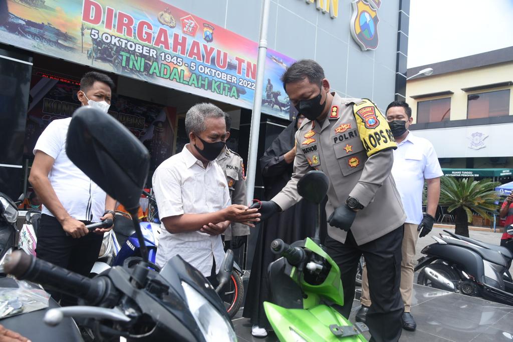 Polres Lamongan Berhasil Mengamankan 11 Pelaku Pencurian Ternak dan Motor