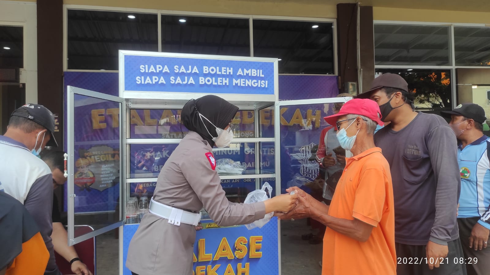 Etalase Sedekah Polres Lamongan, Dari Polri Untuk Masyarakat Lamongan