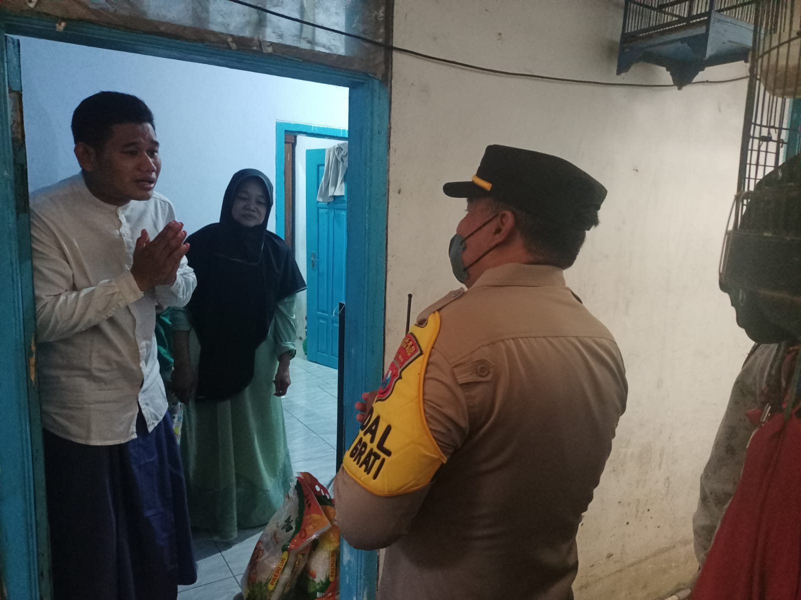 Polres Pasuruan Kota Berikan Santunan Untuk Keluarga Balita Meninggal Akibat Gagal Ginjal Akut