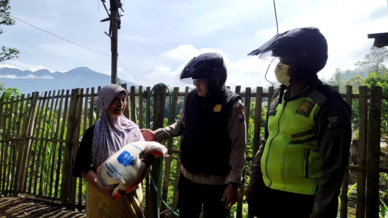 Gelar Patmor Sandi Pelita Polres Batu Berbagi Sembako