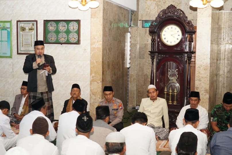 Bangun Visi Religi, Kapolres Malang Bersama Forkopimda Safari Sholat Subuh