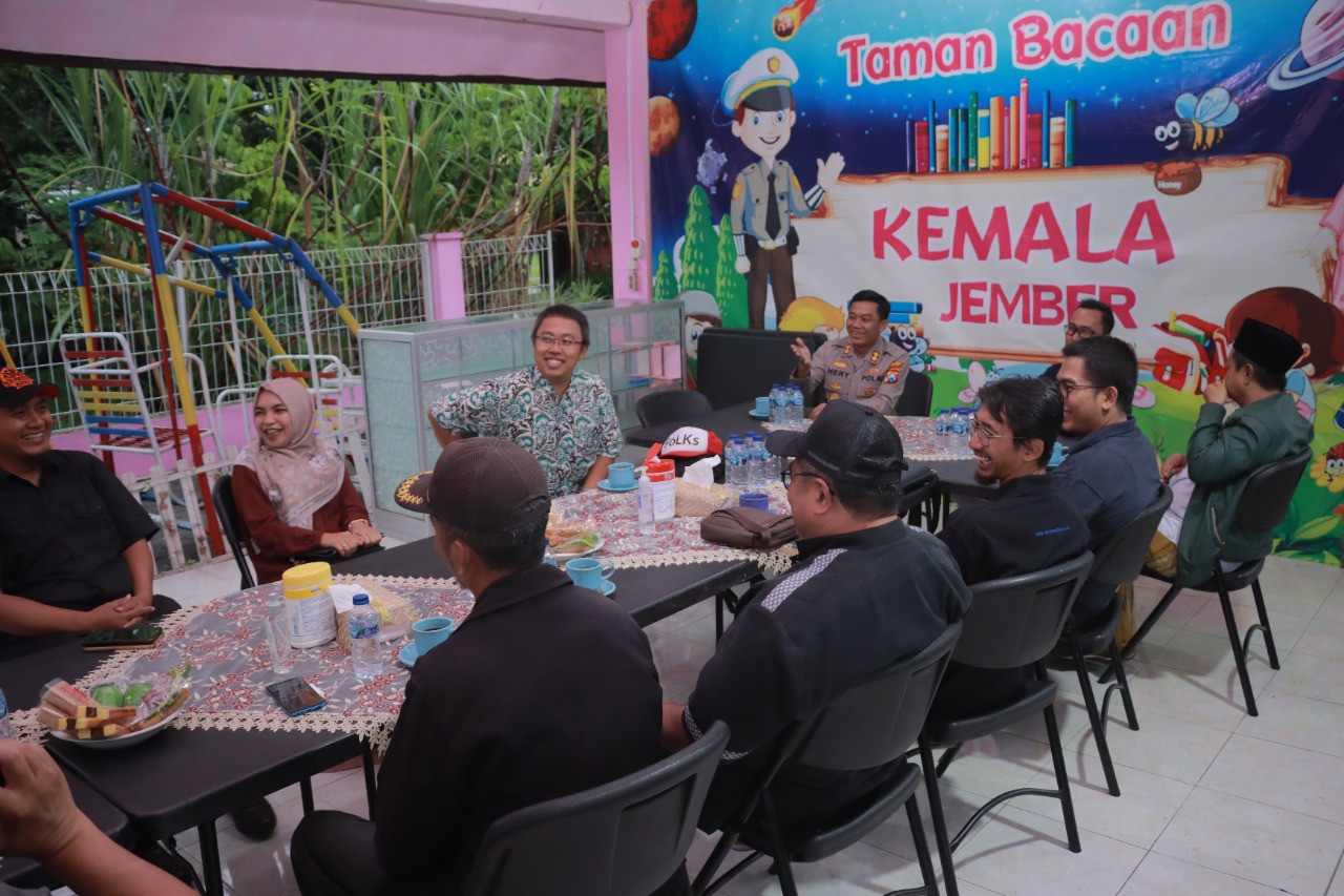 Ngopi Bareng Pelaku UMKM Polres Jember Cari Solusi Bangkitkan Ekonomi Kecil