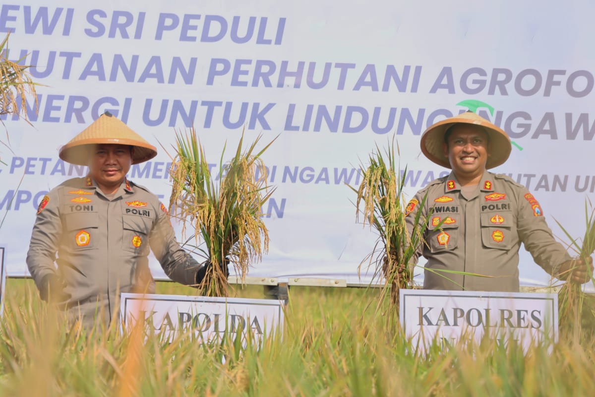 Kapolda Jatim Hadiri Panen Raya dan Tanam Bibit Alpukat Bersama Forkopimda Ngawi