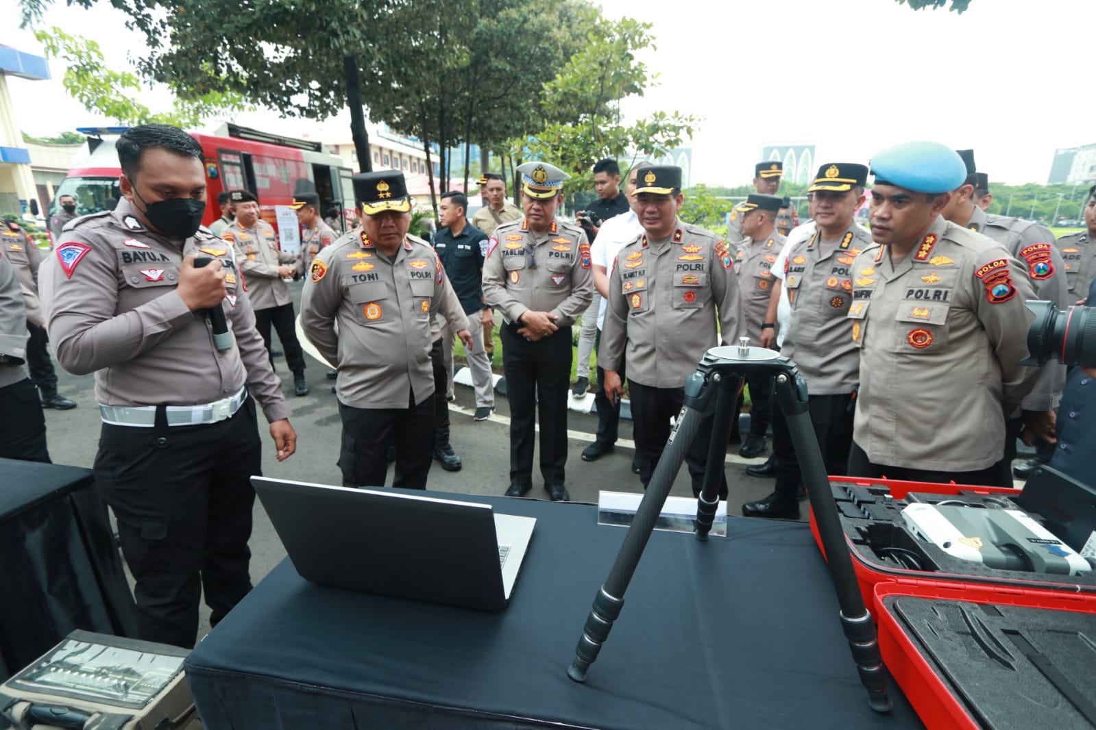 Gelar Apel, Kapolda Jatim Cek Kelayakan Alsus dan Almatsus yang Dimiliki Satker