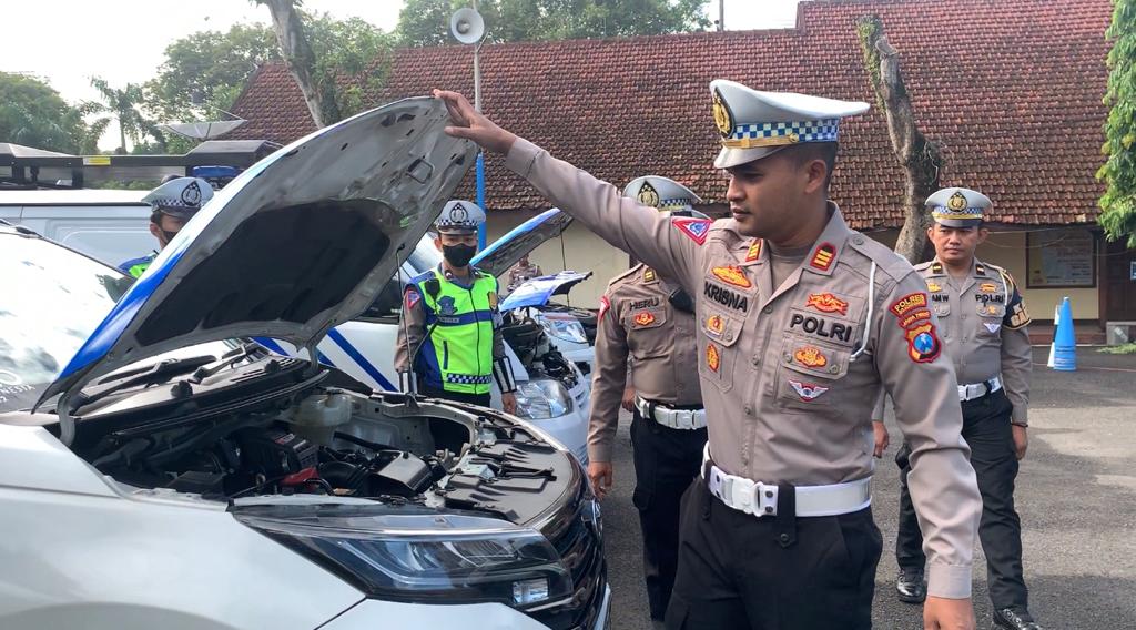 Jelang Nataru, Polres Bojonegoro Cek Kesiapan Ranmor dan Perlengkapan Pengamanan