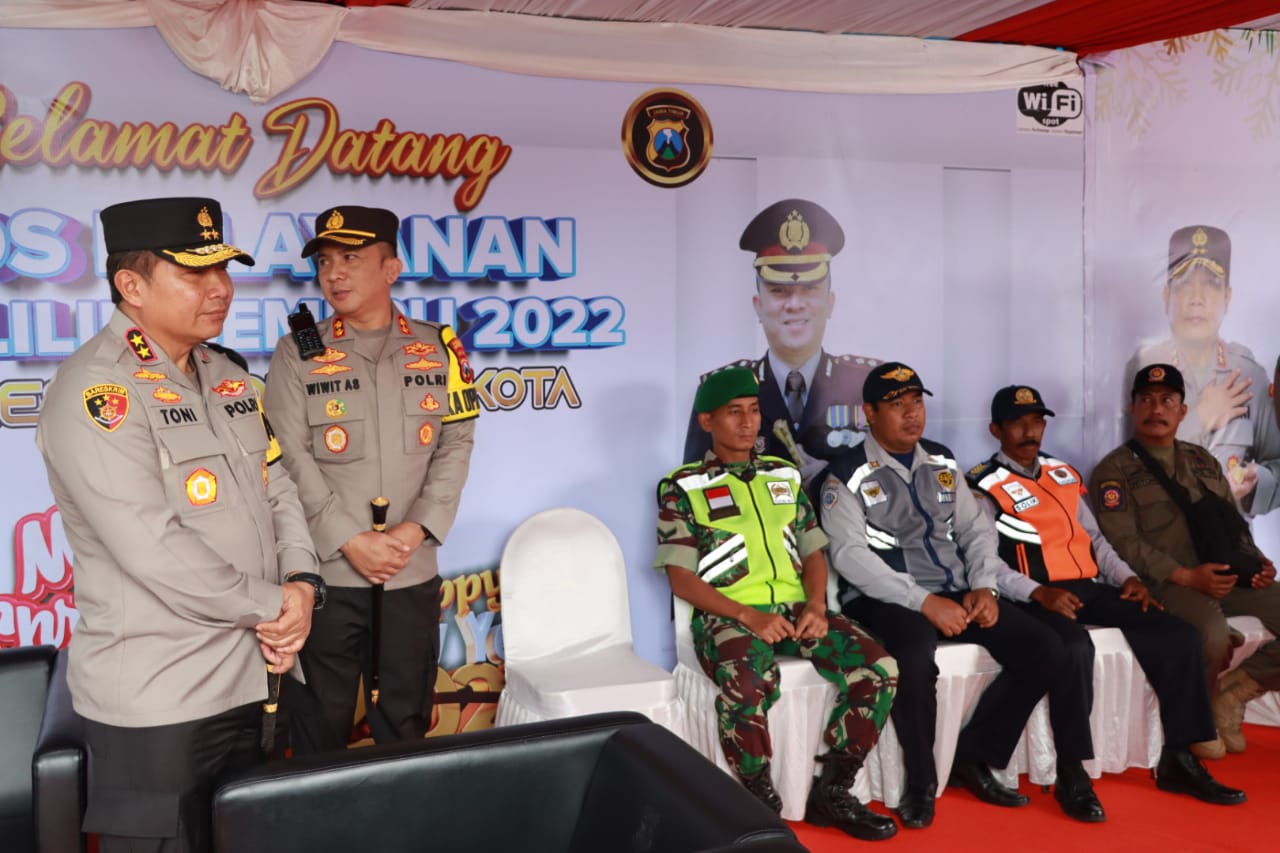 Kapolda Jatim Atensi Kamseltibcar Lantas Jalur Tol Mojokerto – Surabaya