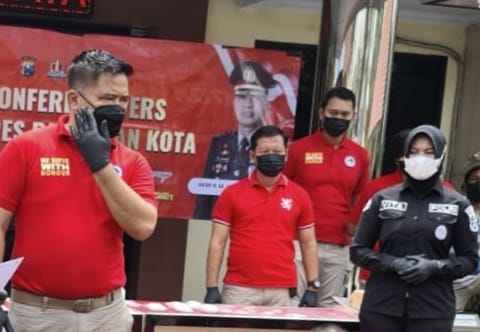 Polisi Ungkap Peredaran Narkoba, Ratusan Butir Pil Trihexyphenidil dan Tersangka Berhasil Diamankan